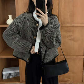 小众法式复古小香风外套女秋装新款条纹短款夹克开衫上衣