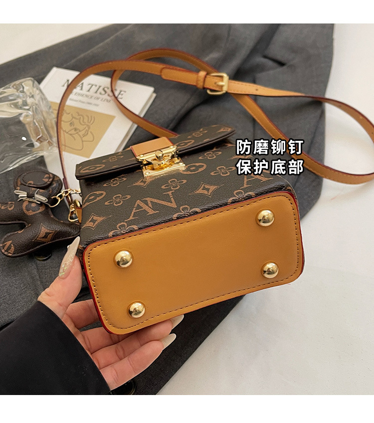 A new Korean-style versatile and simple single-shoulder crossbody bag for women in the summer of 2025, featuring a Korean-style mobile phone bag undefined