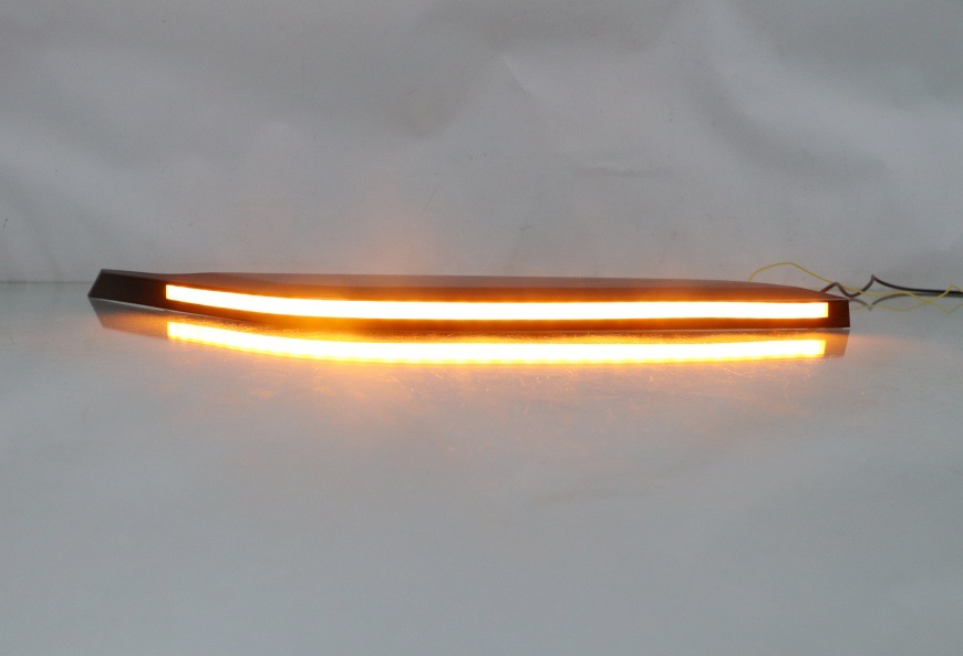 Suitable for 22-23 Toyota Sequoia Tundra Headlight Eyebrow Modification Led Sequential Turn Signal Lights, Dedicated Daytime Running Lights
