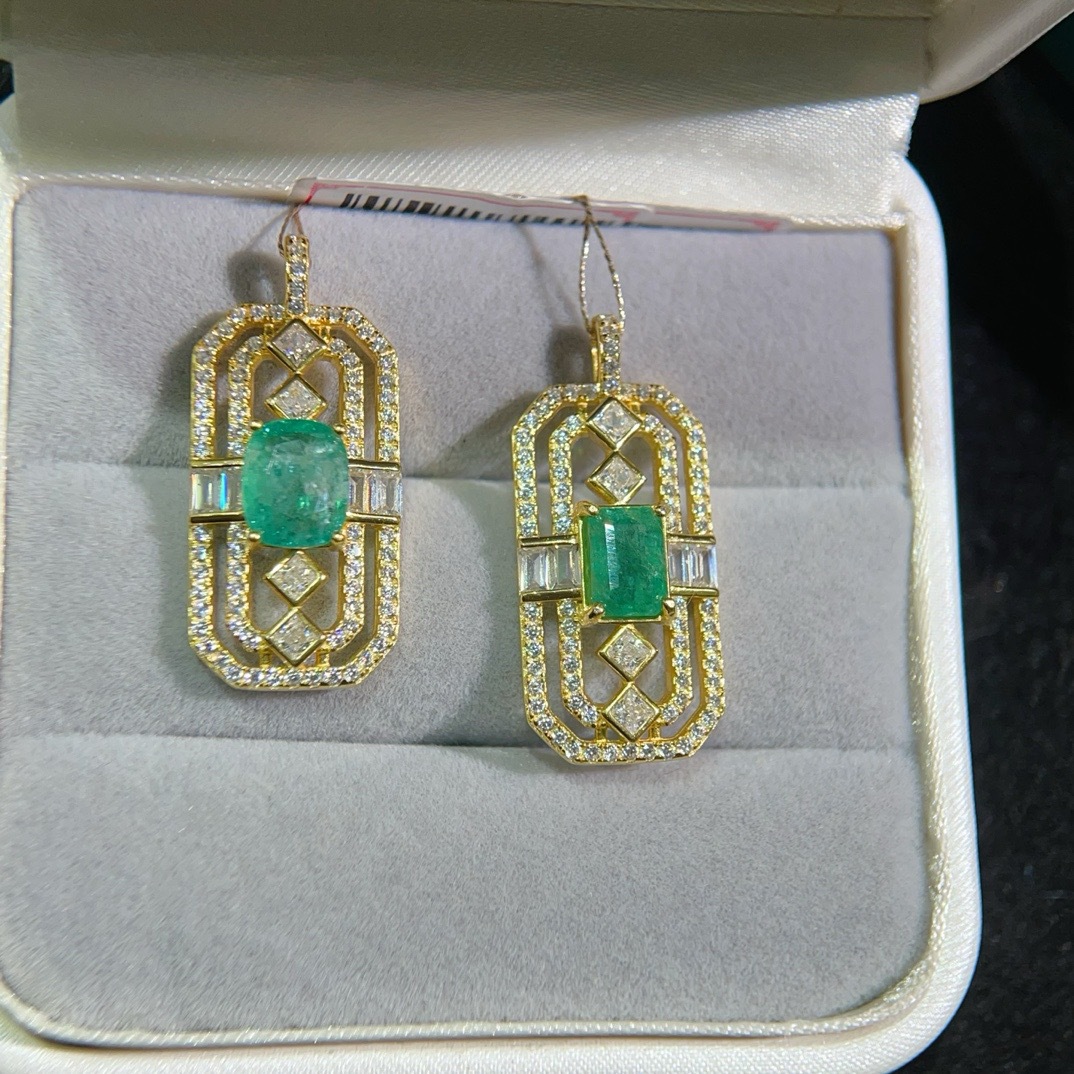 Pure natural Colombian emerald pendant