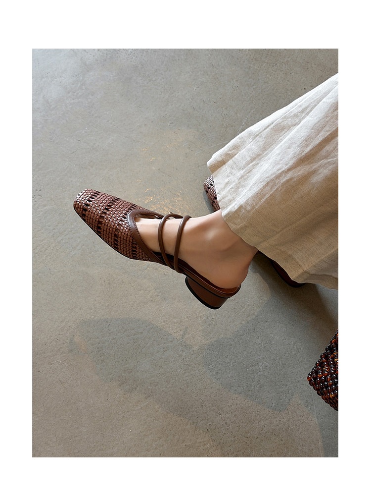 Dép sandal nữ da cừu mũi vuông gót thấp quai chữ V phối màu — màu nâu, Màu cà phê đậm, màu trắng ngà chi tiết 62