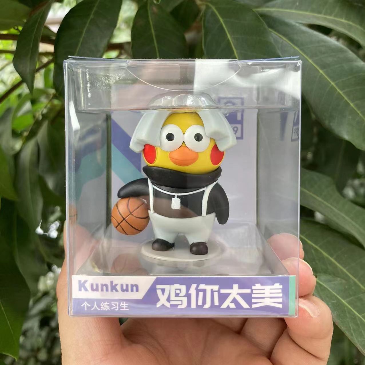 鸡你太美手办小黑子坤坤车摆件ikun必备