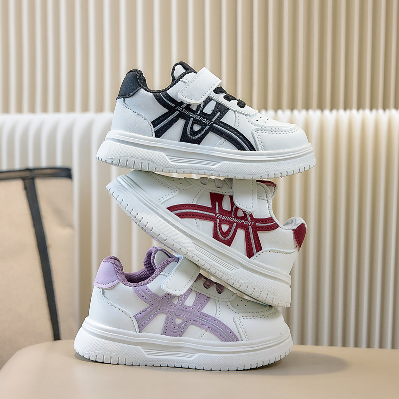 Zapatos blancos para niños 2026 primavera nuevos zapatos deportivos para niños zapatos de plancha suave zapatos casuales para niñas zapatos para bebés