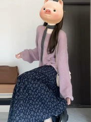 设计感穿搭紫色针织碎花连衣裙子初秋季2025新款法式长裙春秋套装