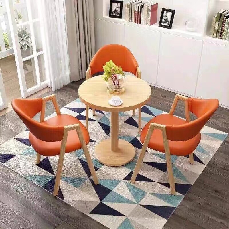 60개의 원형 테이블과 의자 3개 오렌지색 가죽