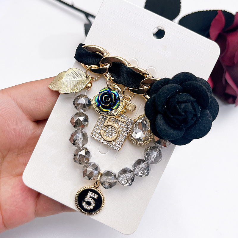 Elegante Damenbrosche Mit Perlen Und Camelia Design_voghion.com