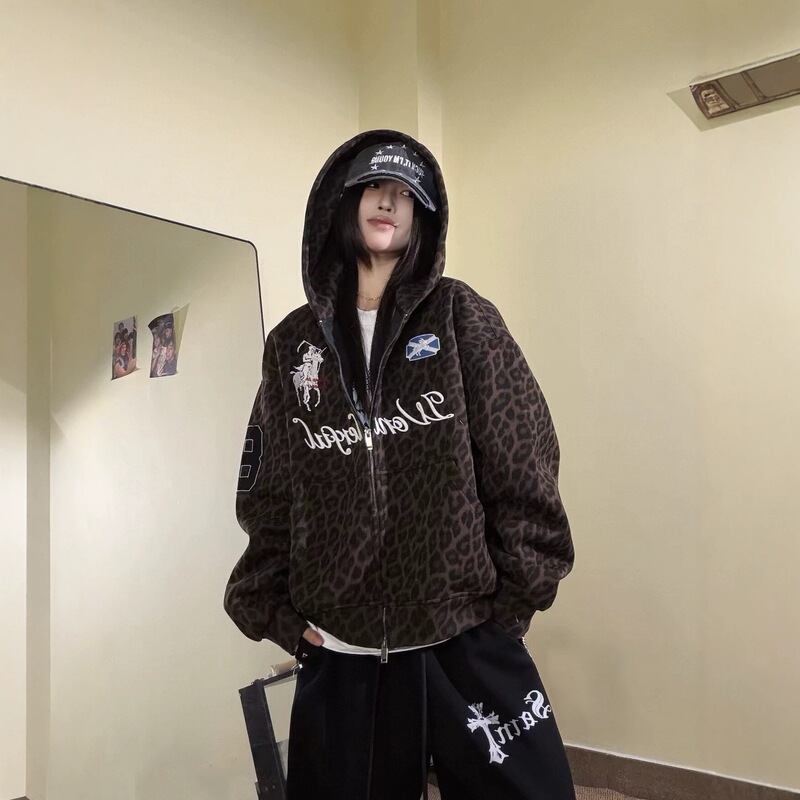 American retro leopard print hooded zip-up sweatshirt, embroidered outerwear, unisex, loose fit, street style, trendy top for autumn American retro leopard print hooded zip-up sweatshirt, embroidered outerwear, unisex, loose fit, street style, trendy top for autumn