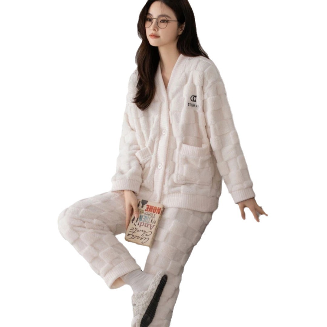 Explosión de estilo de viento pequeño viento nuevo conjunto de pijamas dulce engrosado calentamiento de terciopelo de coral simple ropa de hogar
