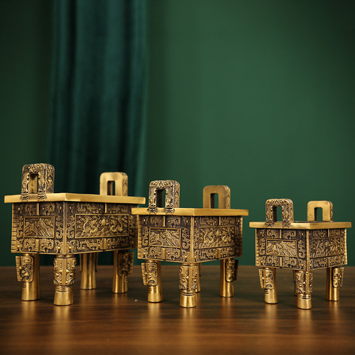 Wealth tripod copper tripod ornaments copper incense burner Jubao dragon tripod square tripod home decoration copper integrity business gift tripod incense burner