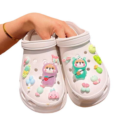 Diy cartoon flashing LED light shoe buckle hole shoe decoration accessories garden vibration shoe ornament light cute slippers