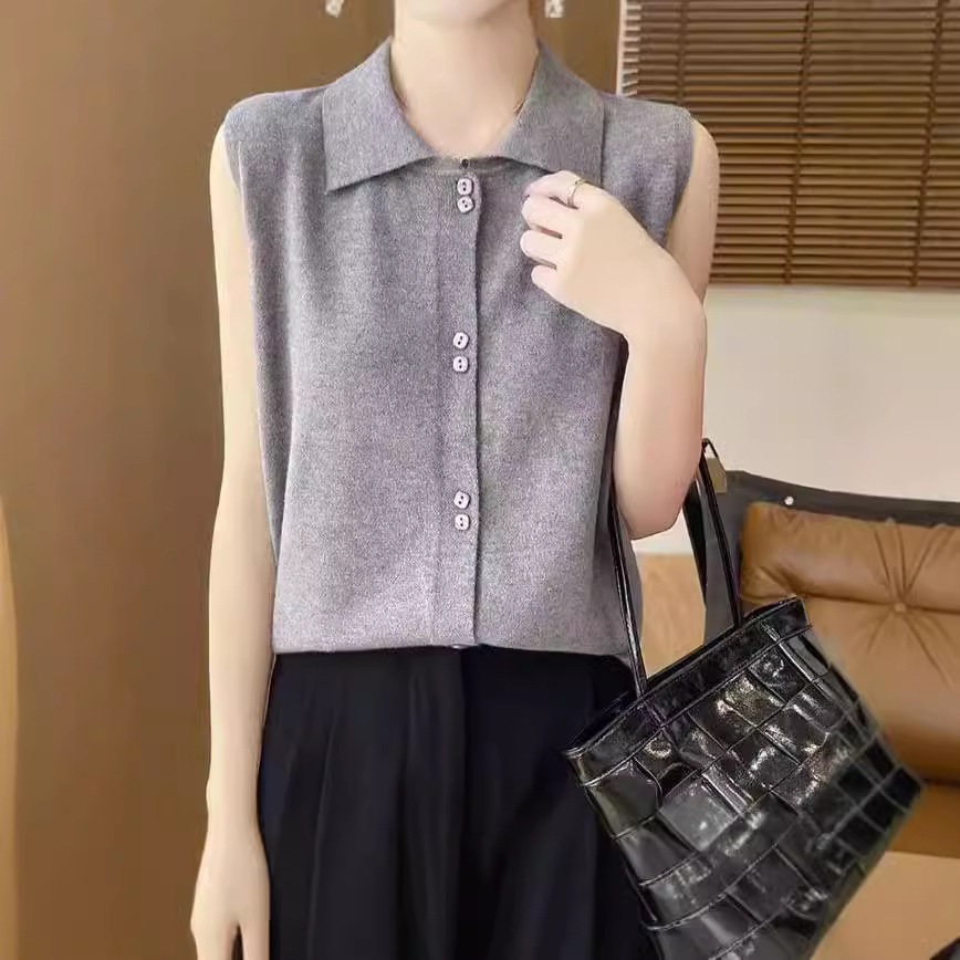 Sophisticated knitted shirt