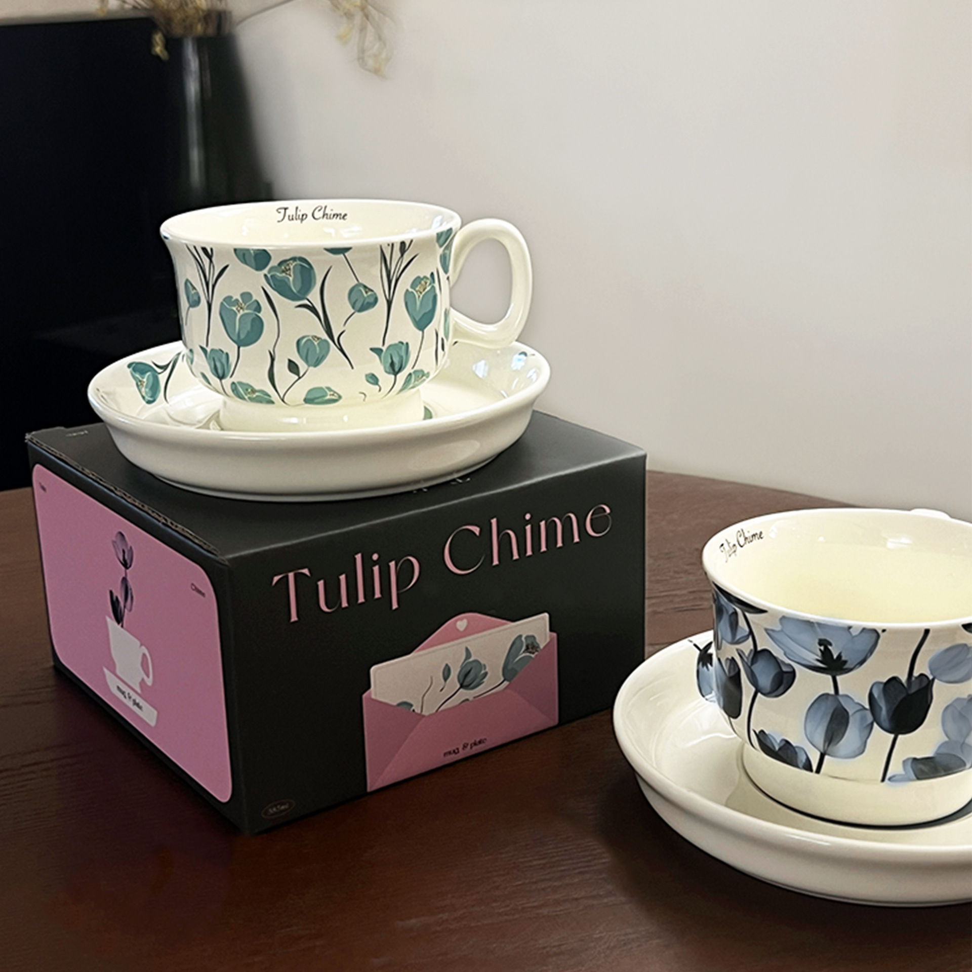 Tulipan tazas de café y platos set de tazas de café de la tarde, plato de cerámica de alto valor de la cara, tazas de desayuno caseras, plato de estilo antiguo, plato de tazas