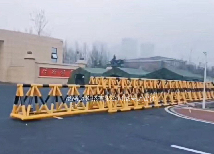 拒马交通挡车路障,电动拒马可移动隔离栏,遥控伸缩式拒马双层栅栏-阿里巴巴