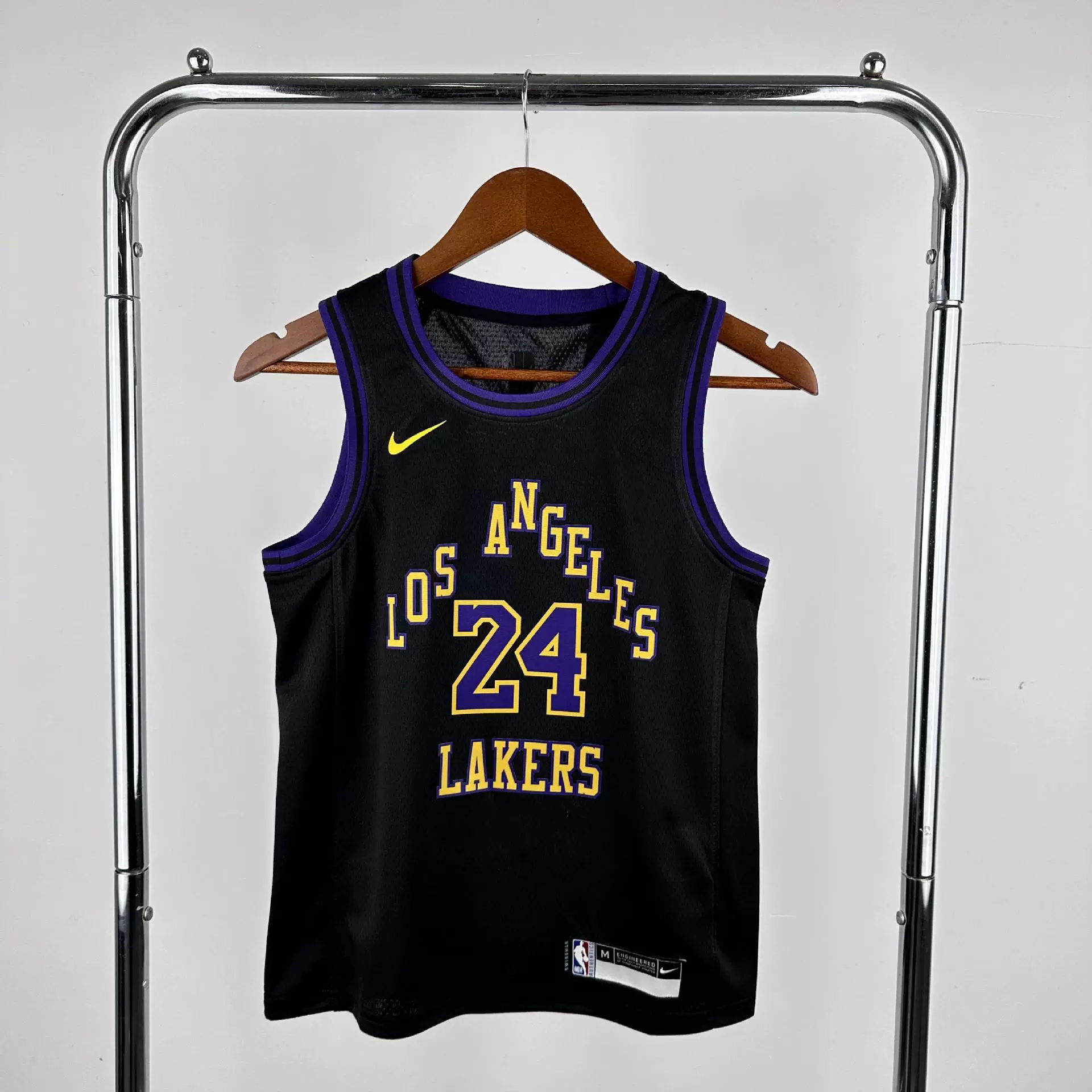 Детская и молодежная одежда. Футболка НБА Lakers Snake Pattern № 77 Дончич № 8 24 Коби № 6 23 Джеймс