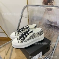 Thick sole black pattern