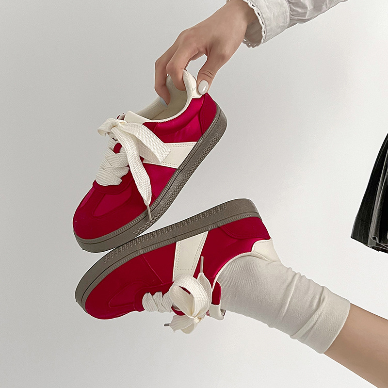 Zapatos rojos de entrenamiento alemán para mujer 2025 nuevo clásico nicho retro primavera y verano ocio deportes punta redonda plataforma transpirable zapatillas
