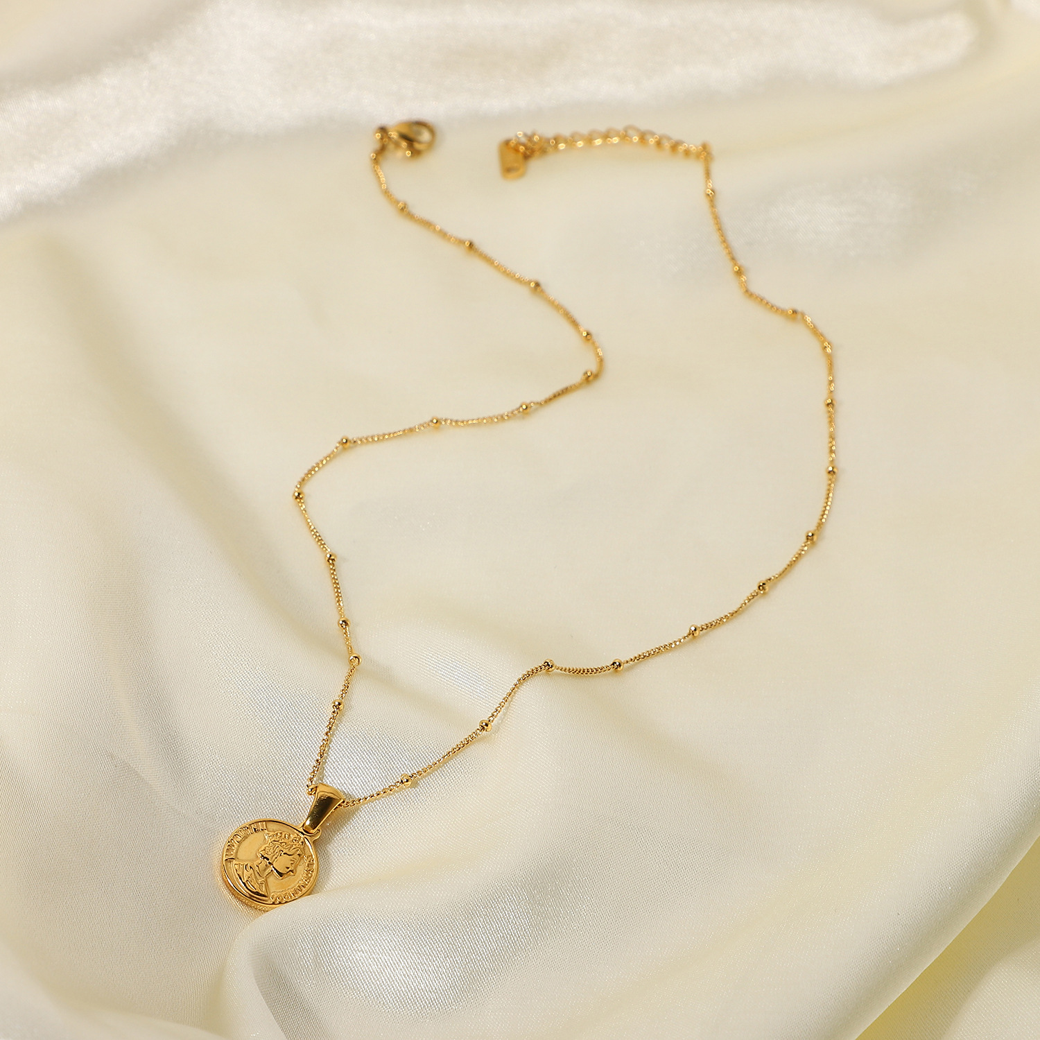 Vintage Edelstahl Schmuck 18k Gold Perlenkette Hyperbolic Queen Elizabeth Disc Münze Anhänger Halskette display picture 2