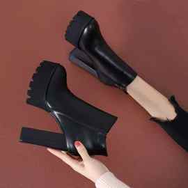 2025年新款秋冬欧美马丁靴女圆头短筒女靴粗跟高跟鞋防水台短靴