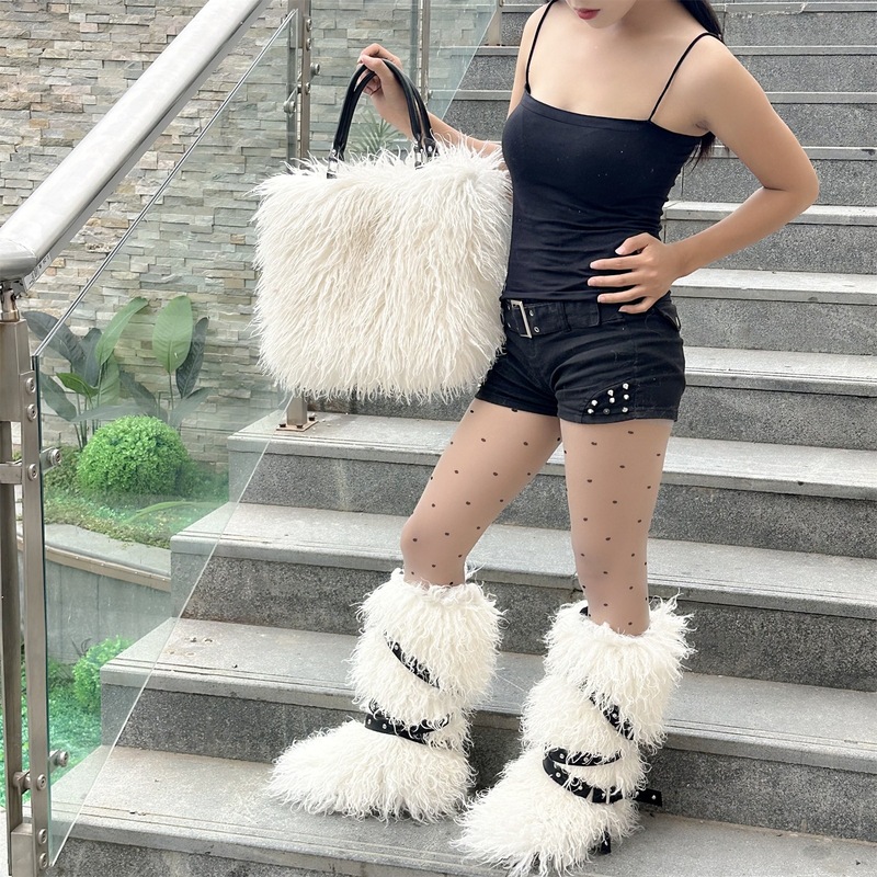 跨境新款仿滩羊皮草手提托特包包和平底皮带款皮草毛毛雪地靴套装|undefined