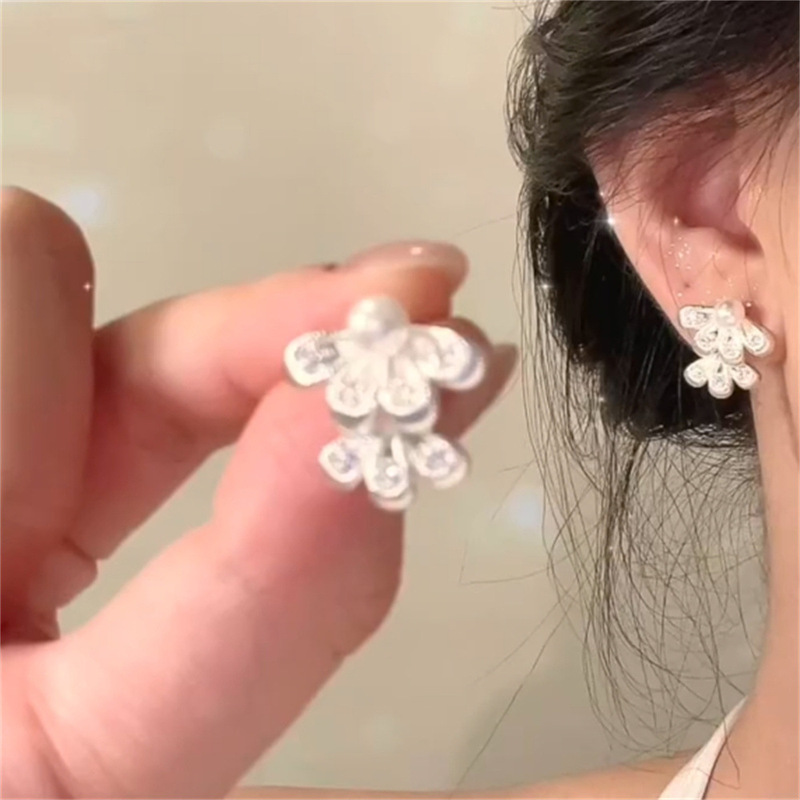 高级感小巧珍珠耳钉女时尚气质百搭设计感独特小众耳环耳饰品批发|undefined