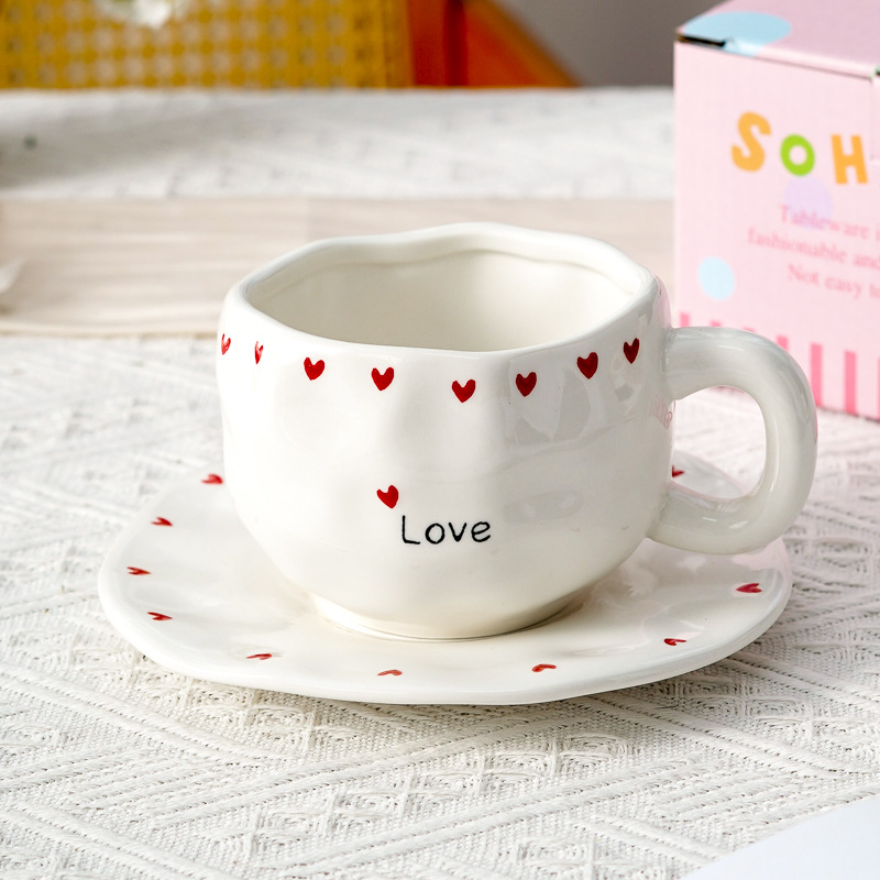 Hermoso conjunto de tazas de café y platos Regalos comerciales Irregulares tazas de desayuno transfronterizas de cerámica Pastoral pintada a mano esmaltada