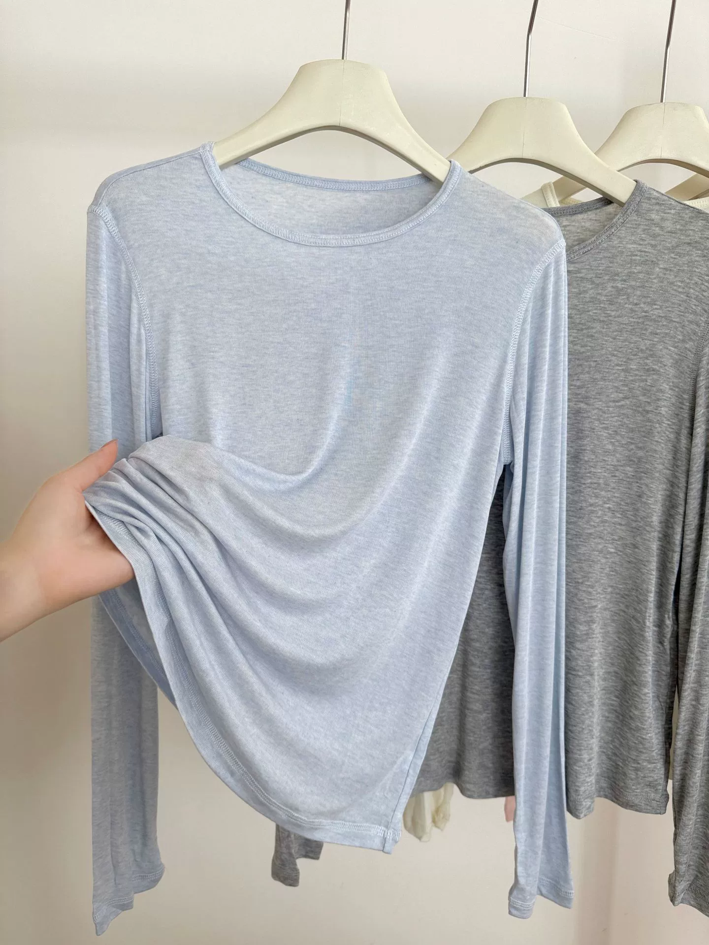 Silk base body-friendly summer light and thin woolen long-sleeve, (Physicals)