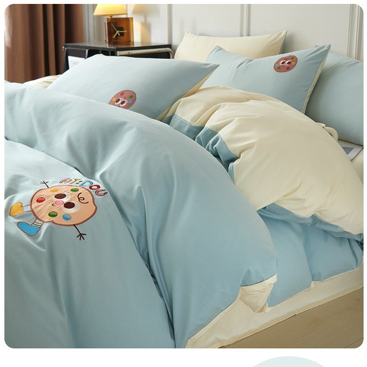 2025 nuevo estilo cama de algodón de cuatro piezas de algodón puro funda de edredón de dibujos animados sábana dormitorio juego de cama de tres piezas