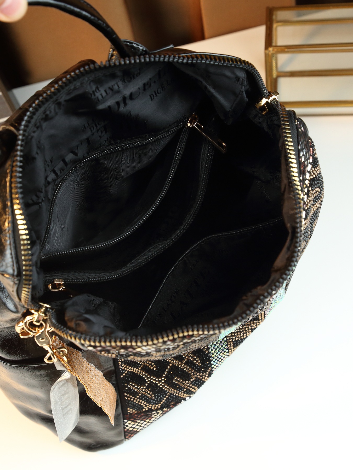 Women's Sequined Casual Backpack Soft Leather Anti-theft Daypack_voghion.com