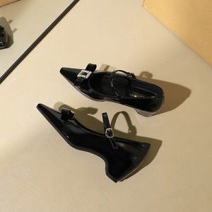 761-H130 Mary Jane women's shoes with a pointed rhinestone bow and a raised height inside, featuring a flat heel an