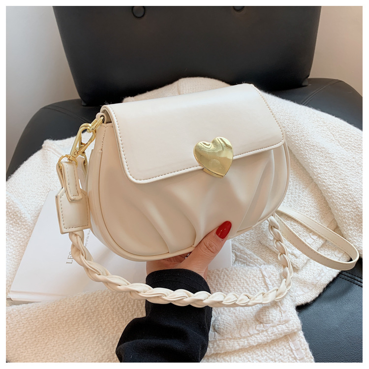 Wholesale Heart Buckle Fold One-shoulder Messenger Small Round Bag Nihaojewelry display picture 62