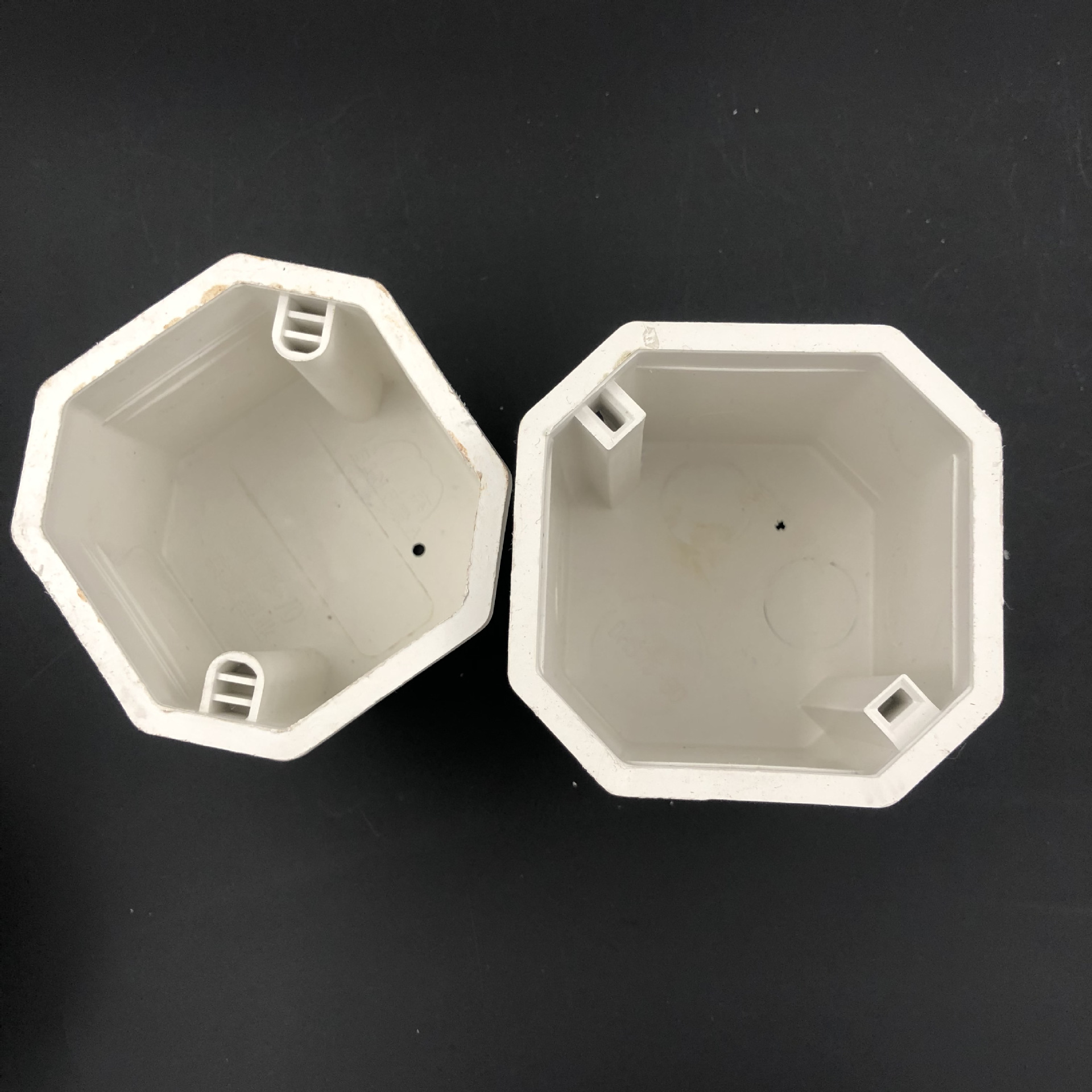 PVC八角接线盒万能孔灯头盒H60 70 80接线盒20 25孔PVC接线盒厂家