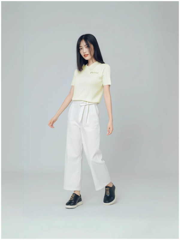 女性用半袖Tシャツ、新しい夏のデザイン、ニッチ、スリム、シンプル、多用途、ラウンドネックニットトップ、クロスボーダー配送|undefined