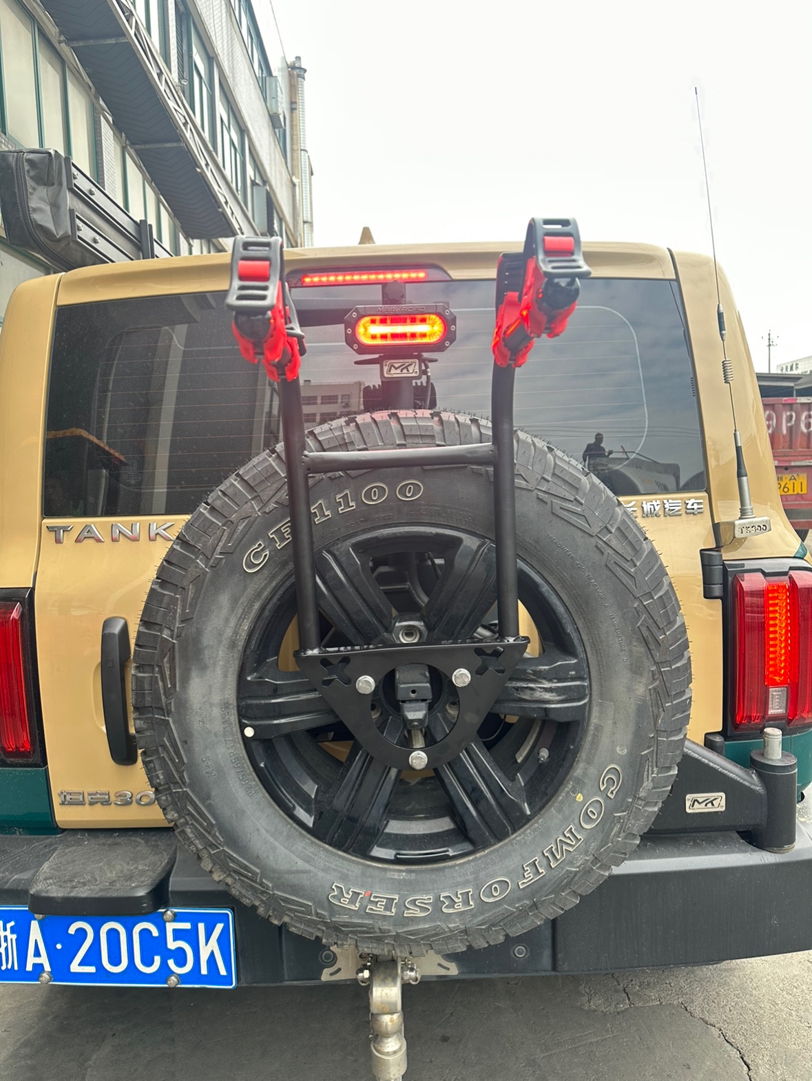 Tank 300 Bicycle Rack Spare Tire Bicycle Rack, Non-Destructive Installation, Foldableable, Does Not Block the License Plate Reflection
