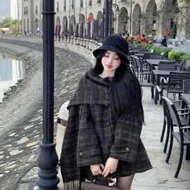 美式小众别致绝美复古格纹斗篷披肩呢大衣女冬气质氛围感呢子外套
