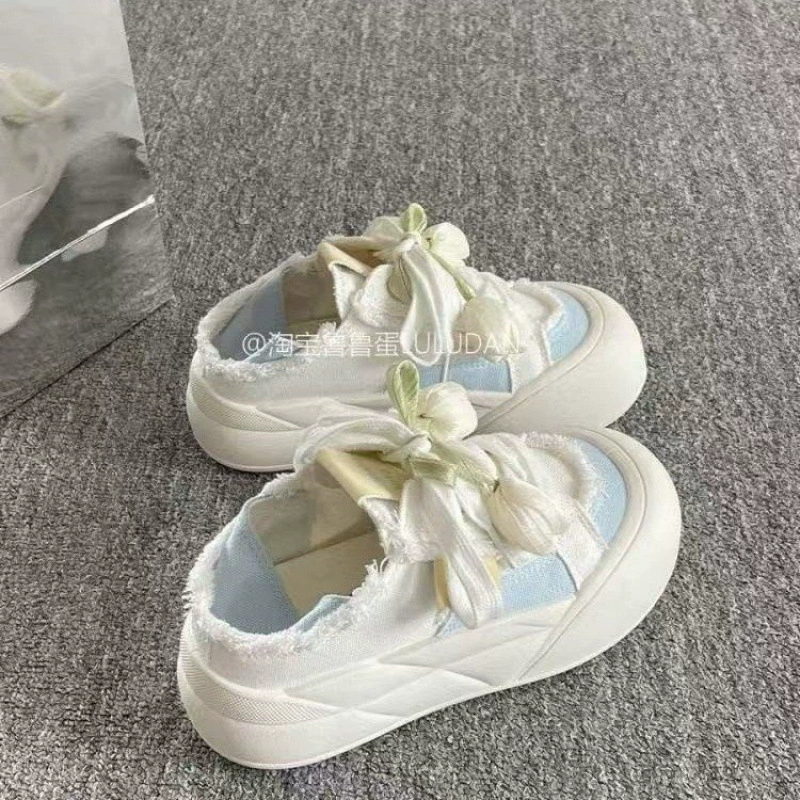 Резиновые деловые туфли на шнуровке с низким голенищем (высота голенища менее см) для женщин на лето