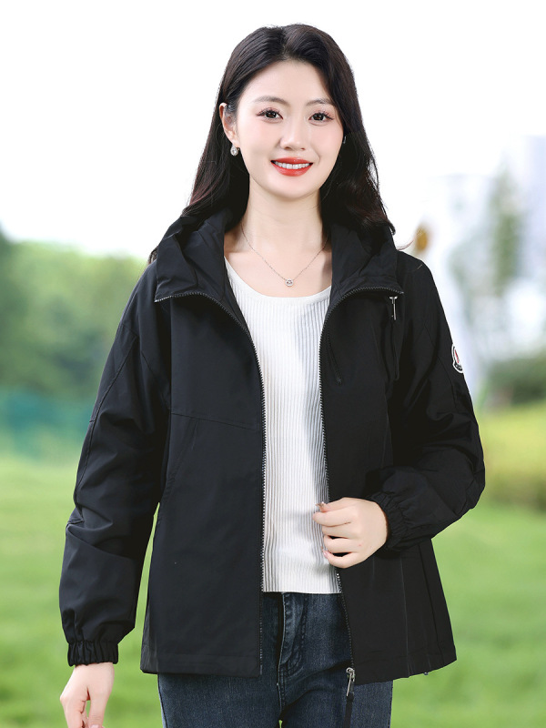 中老年妈妈短款冲锋衣外套女40岁50中年时尚洋气连帽夹克大码风衣|undefined