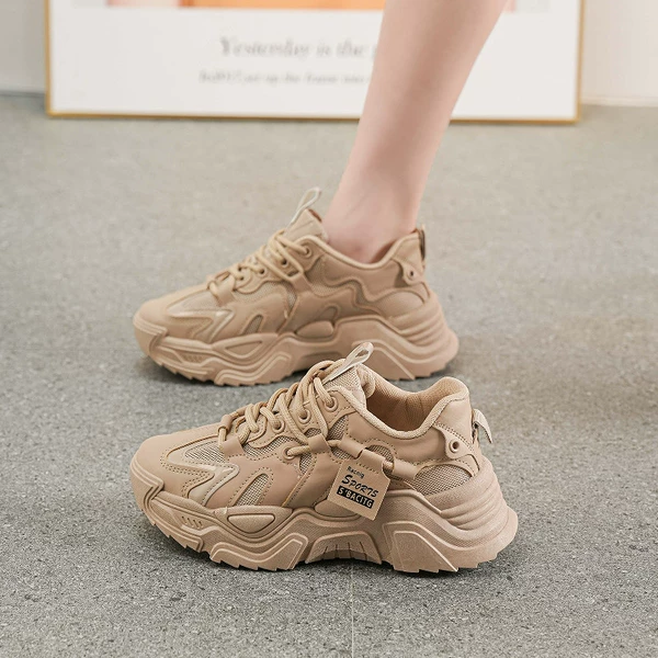 Khaki (Internet celebrity model)