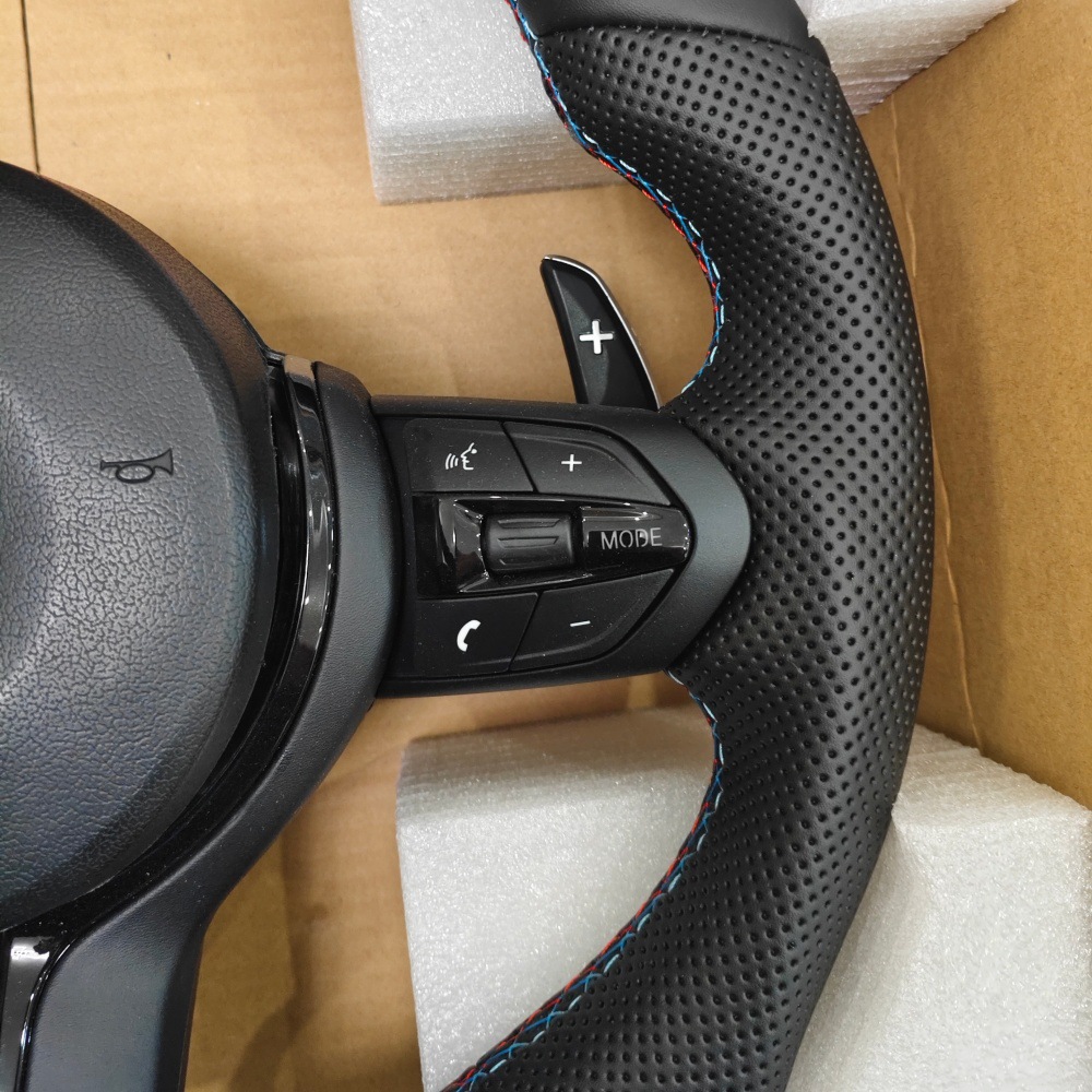 Popular in foreign trade, specially designed for BMW E60 model, sports flat-bottomed steering wheel modification assembly