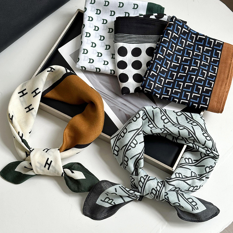 Bufandas de seda cuadrada alta sensación de 2025 nuevo estilo coreano pequeño bufandas de cuello bufandas de cuello bufandas de seda al por mayor