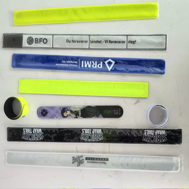 小礼品卡通反光啪啪圈促销品PVC硅胶反光手腕带 多色字母反光手环