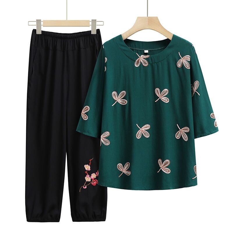 Spring and Summer Large-Size Cotton and Linen Outfit for Middle-Aged and Elderly Women, Mid-Sleeve T-Shirt with Embroidery for 60 to 70-Year-Old Grandmothers Spring and Summer Large-Size Cotton and Linen Outfit for Middle-Aged and Elderly Women, Mid-Sleeve T-Shirt with Embroidery for 60 to 70-Year-Old Grandmothers