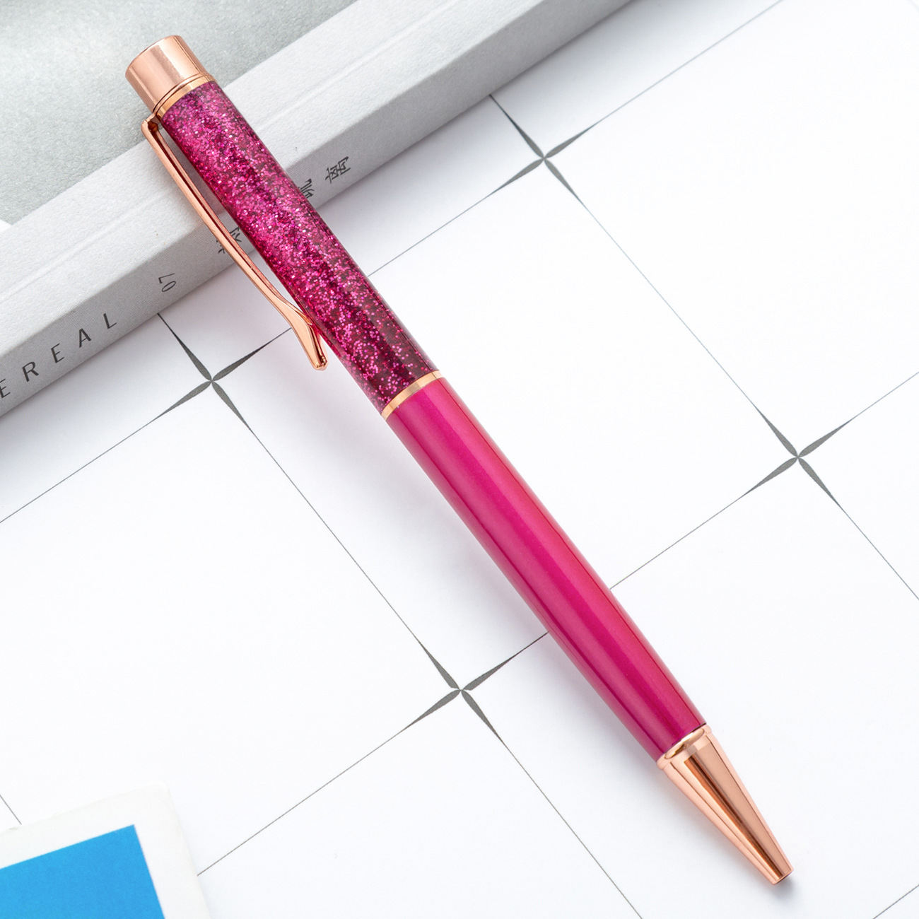 Creativo tiza de oro en aceite reloj de arena metal pluma de cristal de alto valor de cara de color caramelo pluma de bola de firma de chicas