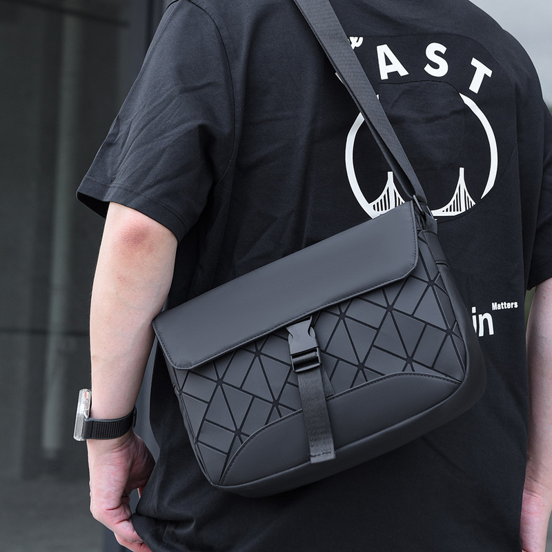 Diamond Crossbody Bag 2025 New Design Fashion Trendy Small Bag Men's Bag Small Square Bag Korean Style New Shoulder Bag Diamond Crossbody Bag 2025 New Design Fashion Trendy Small Bag Men's Bag Small Square Bag Korean Style New Shoulder Bag