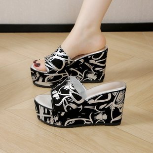 Cross-border plus size Wedge Slippers Women's 2024 Summer New Gold Thick-soled Heightened Outwear Sandals Women