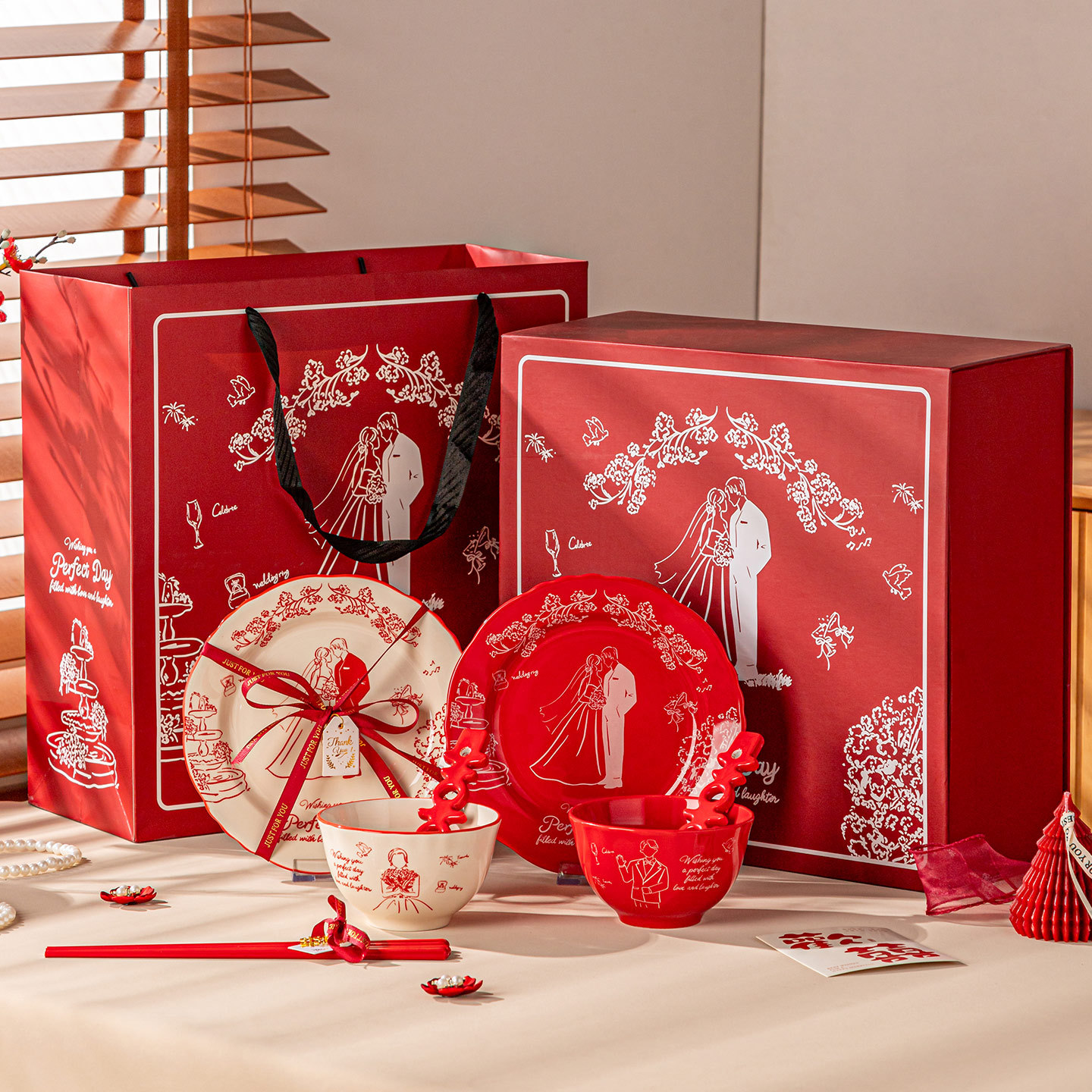 Bozos de boda de alta calidad, platos de fiesta, cubiertos, cajas de regalo, casadas, regalo de mano, cubiertos de cerámica, set de regalo