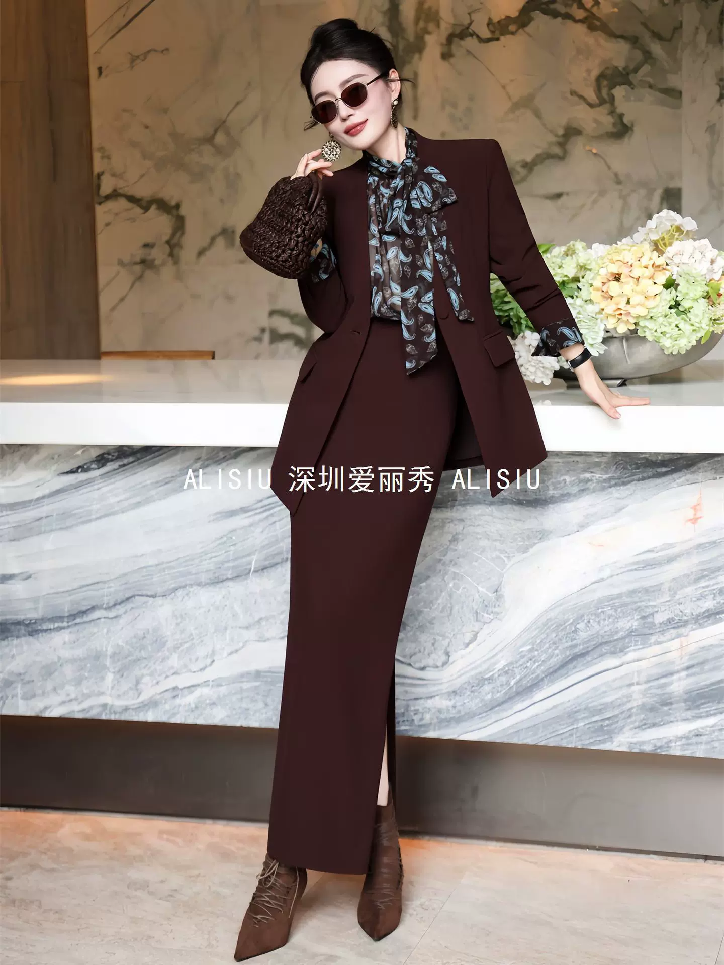 深圳南油知性优雅轻熟风职业套装设计修身气质西服开叉半裙两件套