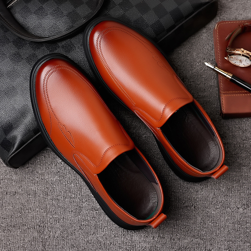 软底软皮鞋男土中年人男鞋休闲老爸秋季鞋男士加绒爸爸鞋一件代发