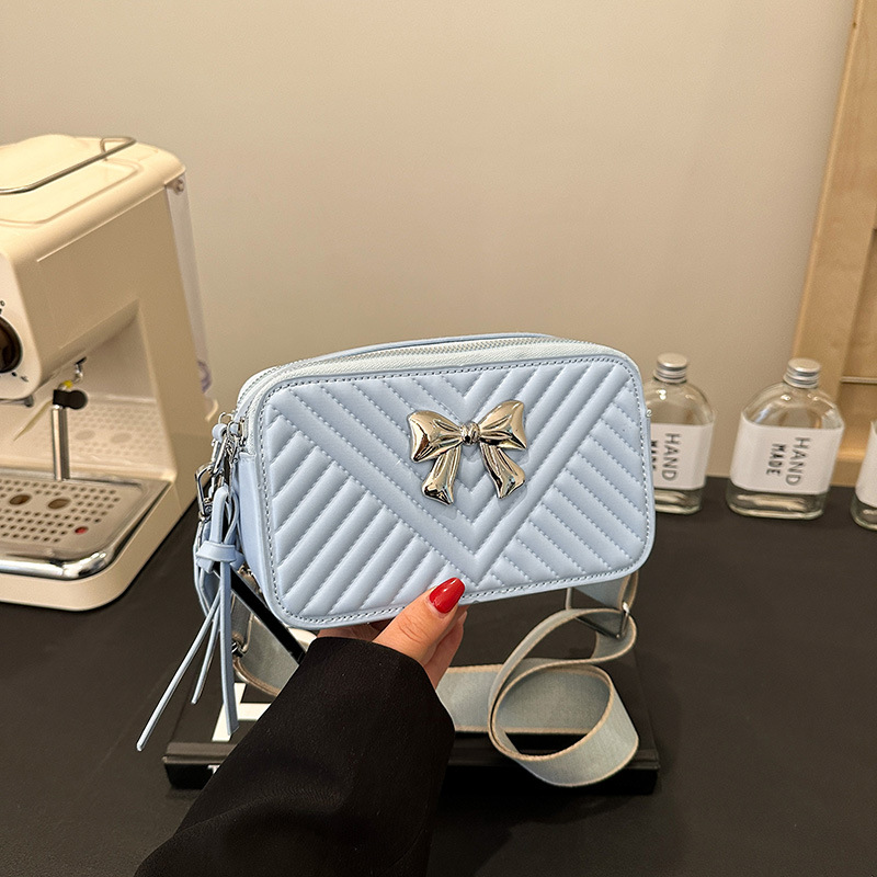 Bolsos transfronterizos para mujer 2024 nuevo bolso de cámara de todo fósforo de moda de alta gama casual simple bolso cuadrado pequeño de mensajero de un solo hombro