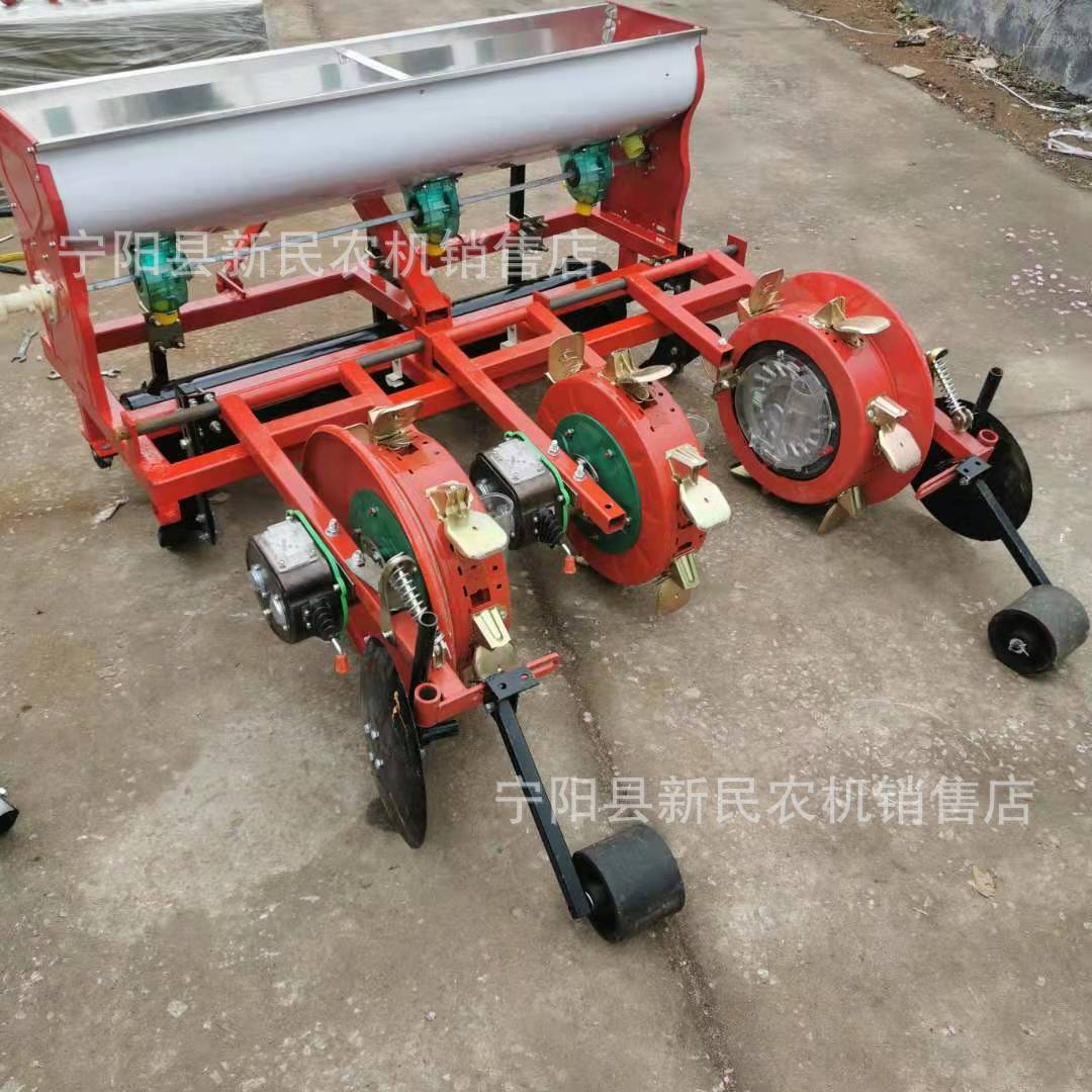 一垄三行玉米谷子膜上播种机大豆芝麻膜上点播机鸭嘴式膜上播种机