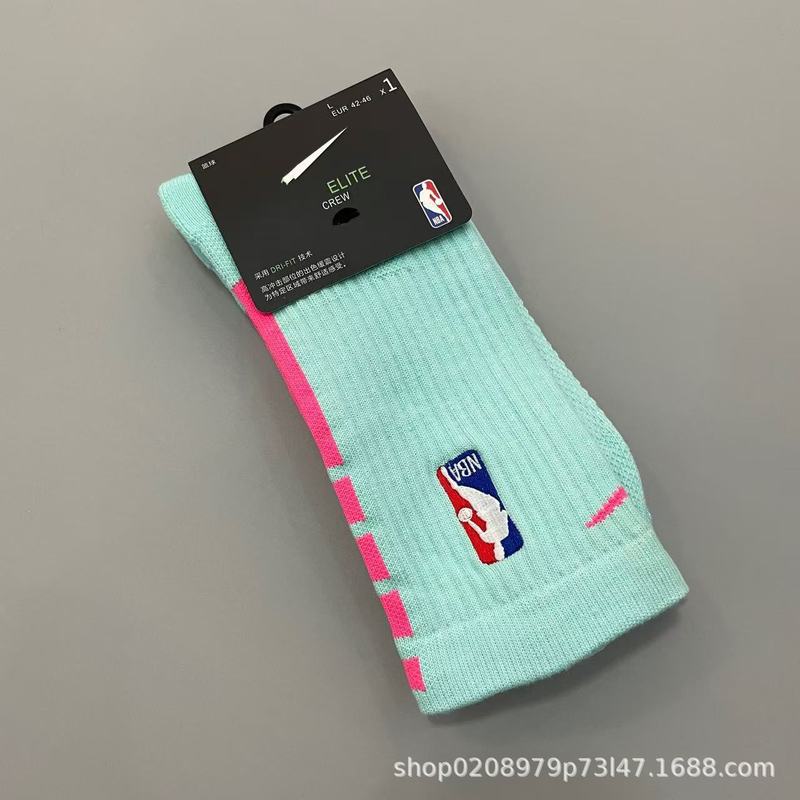 NBAの19種類のアメリカのバスケットボールの靴下の選手版はタオルの底の青少年の実戦の訓練の高いスポーツの靴下を厚くします。|undefined